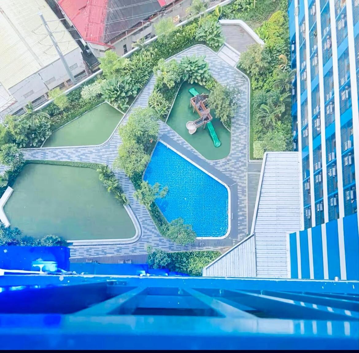 D'den At Smdc Air Makati 1br Bay View Apartment *