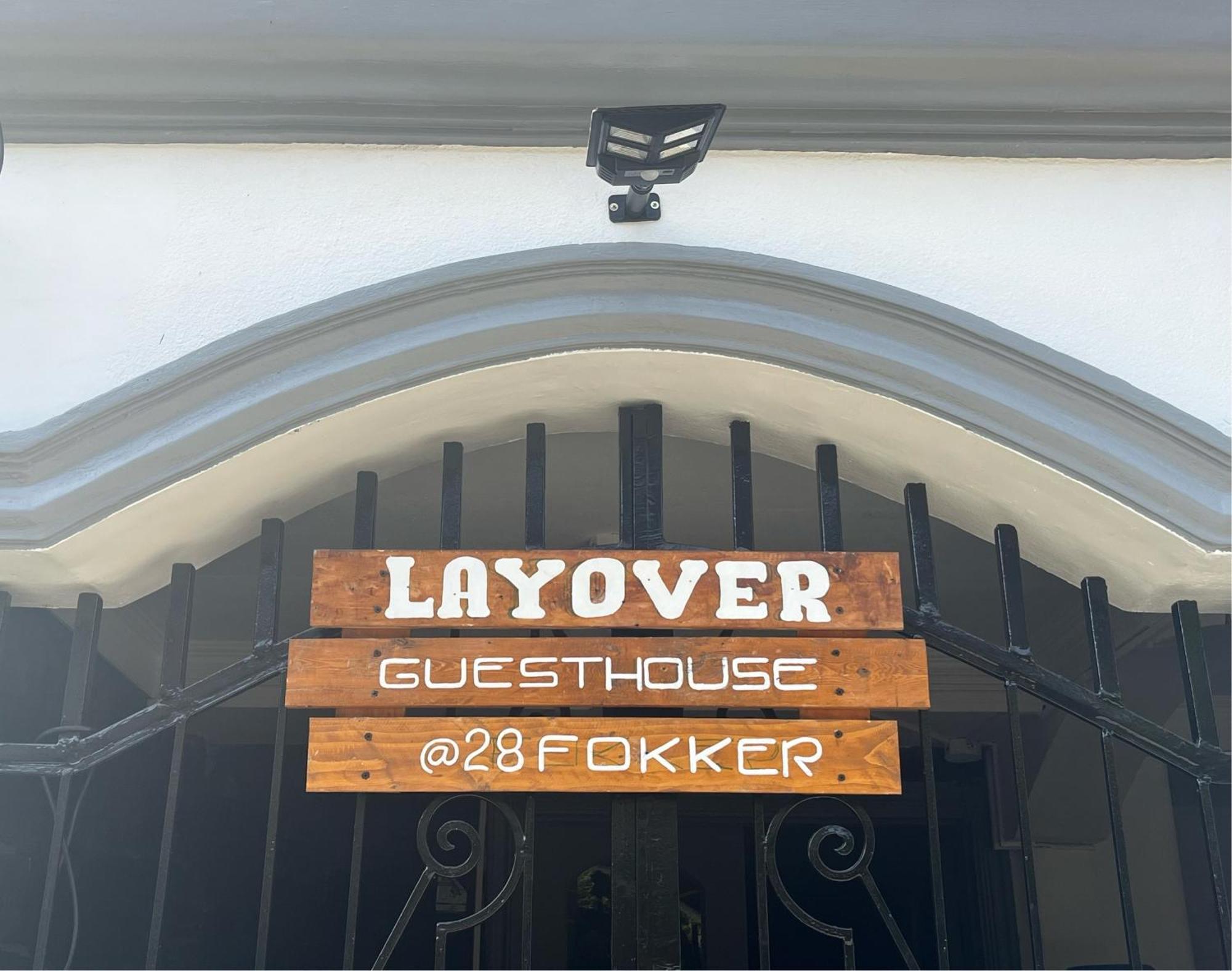 Hostel Layover At 28 Fokker- Near Airport *