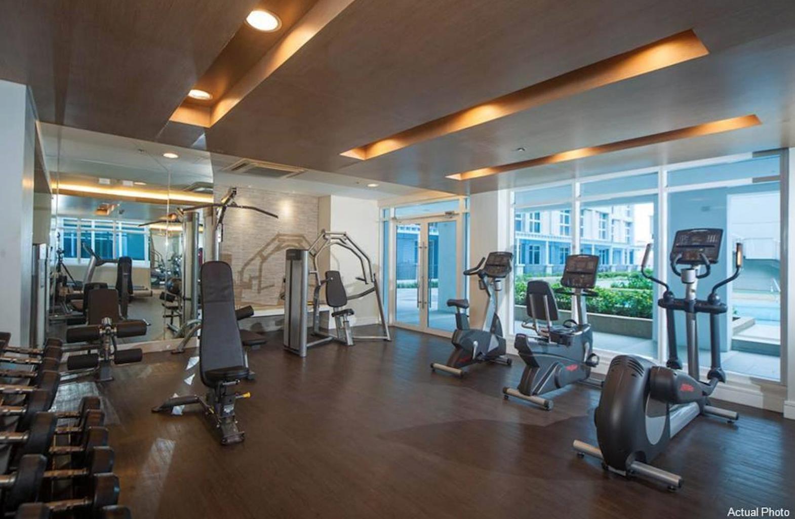 Cozy Free Wifi & Netflix Makati Crq-1 Apartment Manila