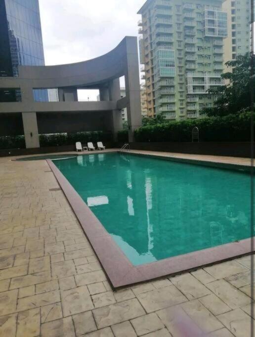 South Of Market Private Residences Nr Sm Aura Bgc