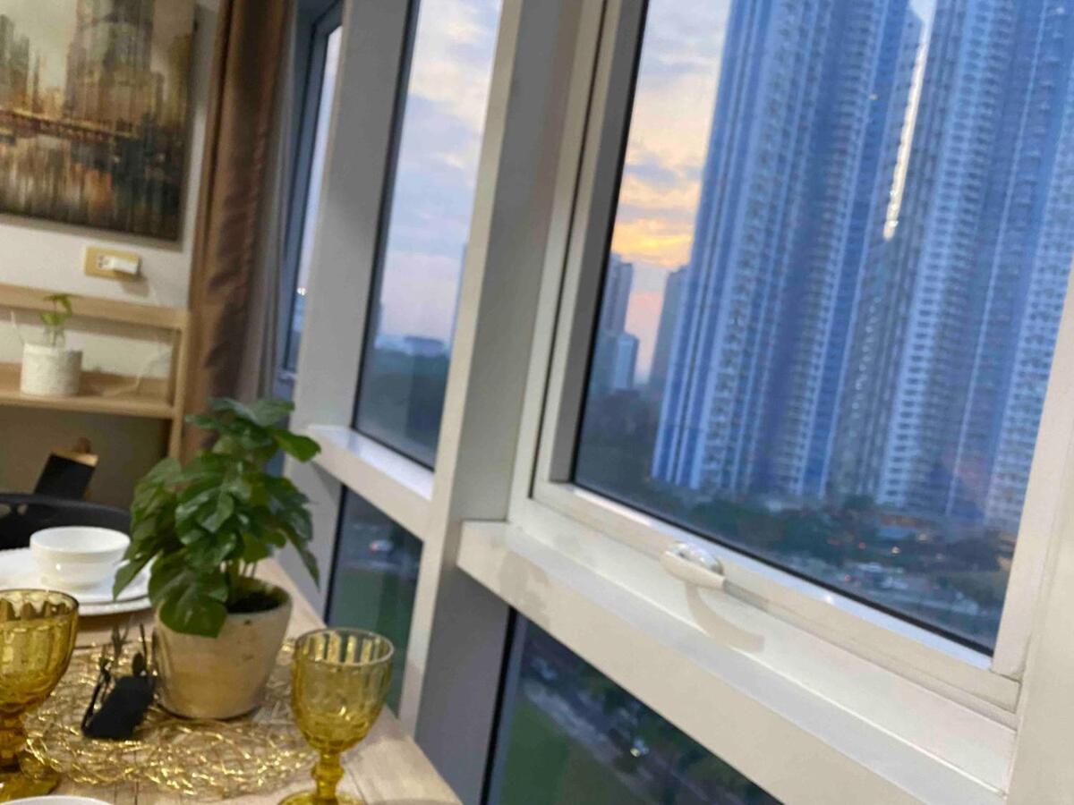 Apartment South Of Market Private Residences Nr Sm Aura Bgc Manila