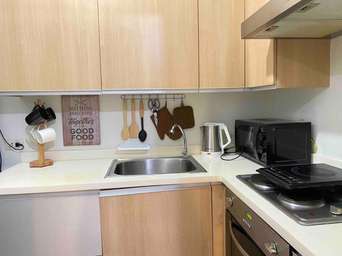 South Of Market Private Residences Nr Sm Aura Bgc