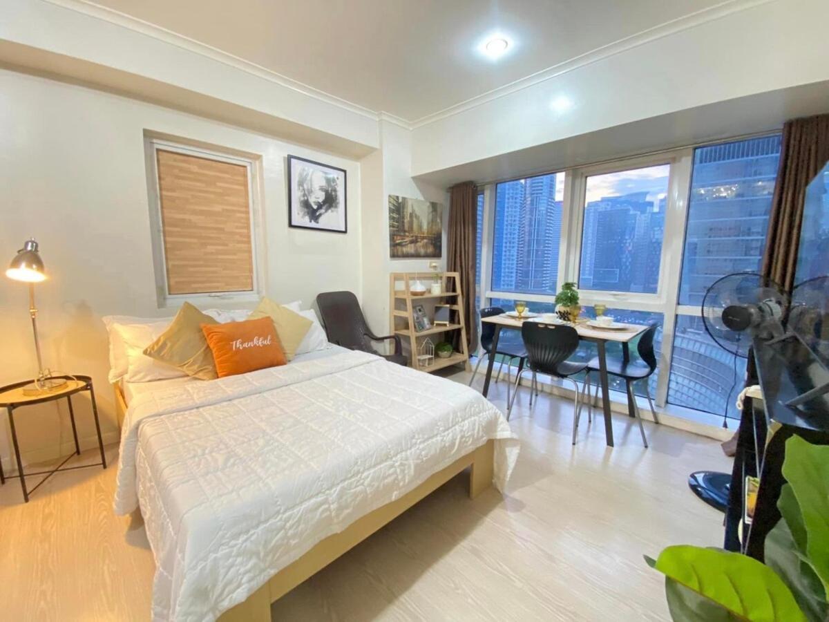 South Of Market Private Residences Nr Sm Aura Bgc Apartment