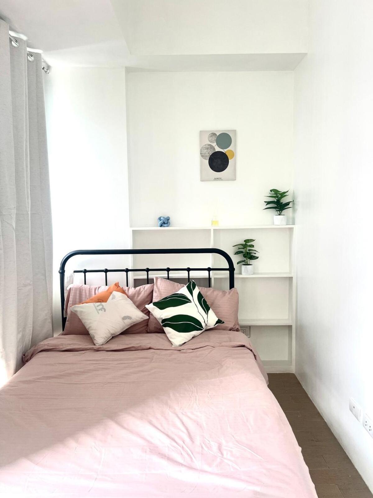 2 Bedroom & Parking At 81 Newport Boulevard - Across Naia Terminal 3 Apartment