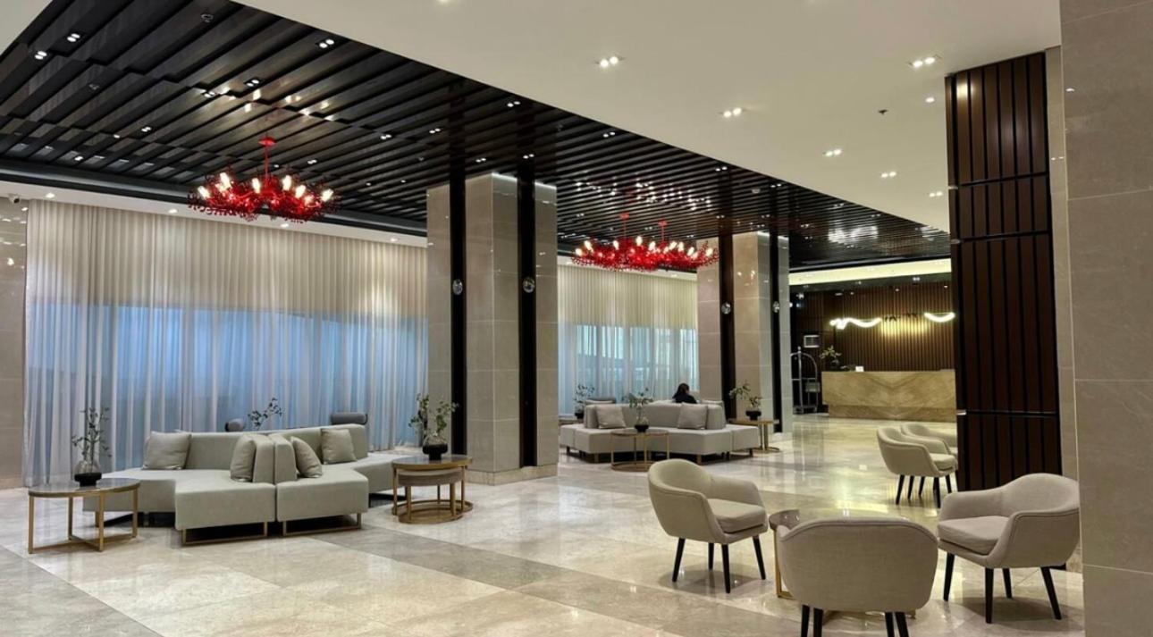 Budget Friendly Red Residences Makati Aparthotel *