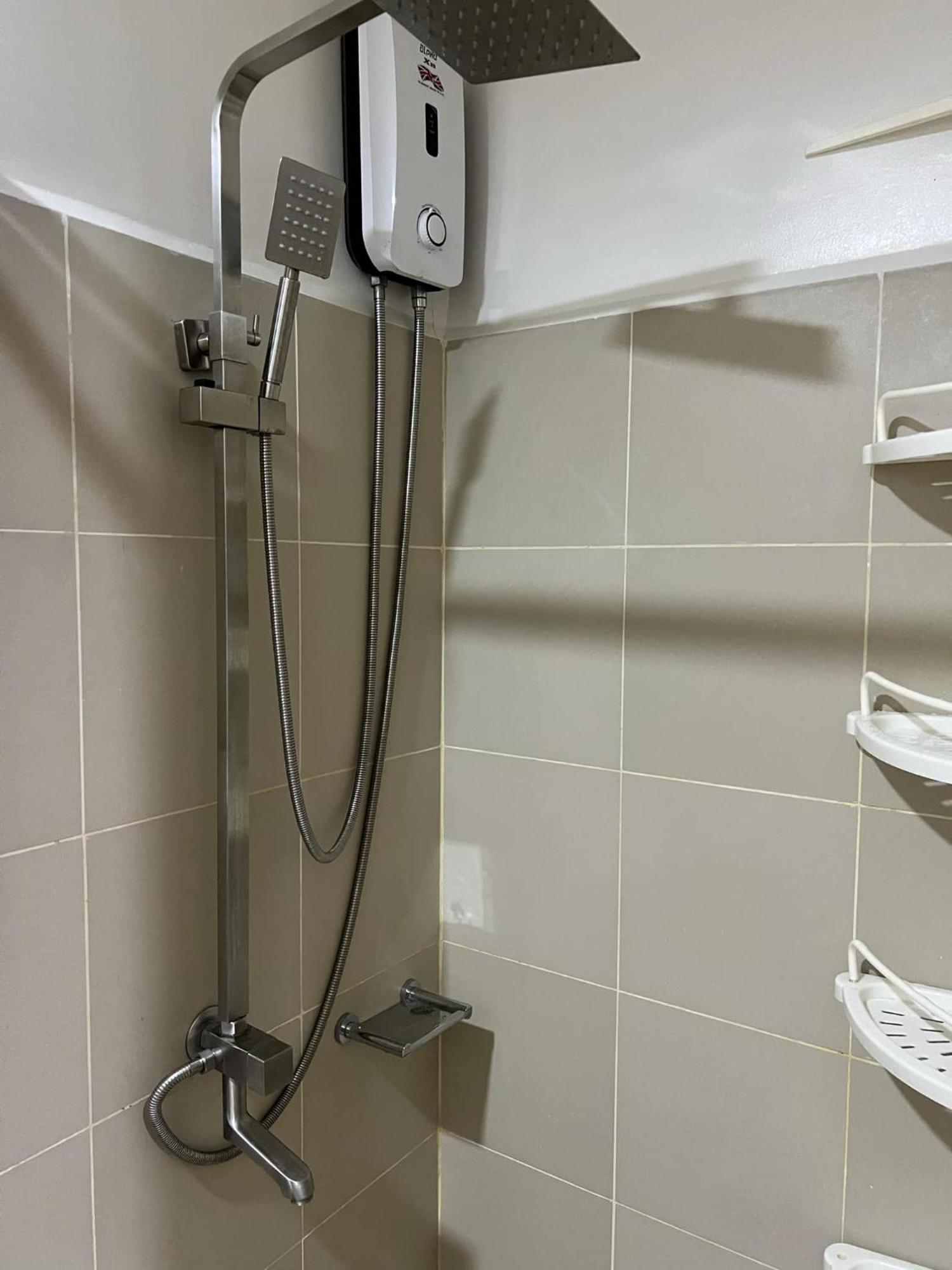 Aparthotel Budget Friendly Red Residences Makati Manila