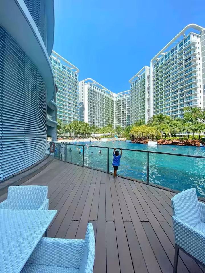 Sabrina's Crib 2br By Azure Residences Near Airport Apartment Manila