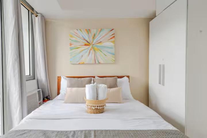 Sabrina's Crib 2br By Azure Residences Near Airport *