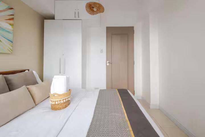 Sabrina's Crib 2br By Azure Residences Near Airport