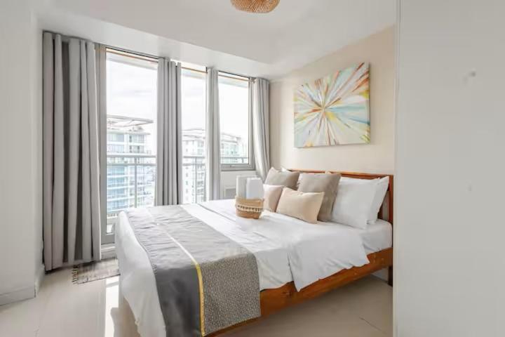 Sabrina's Crib 2br By Azure Residences Near Airport Apartment *