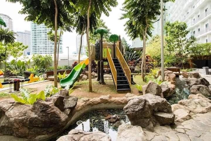 Bright Comfy W/wifi Near Makati/manila/philippines
