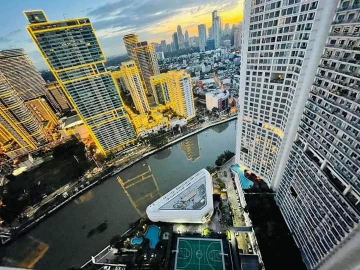 Bright Comfy W/wifi Near Makati/manila/philippines Apartment Manila