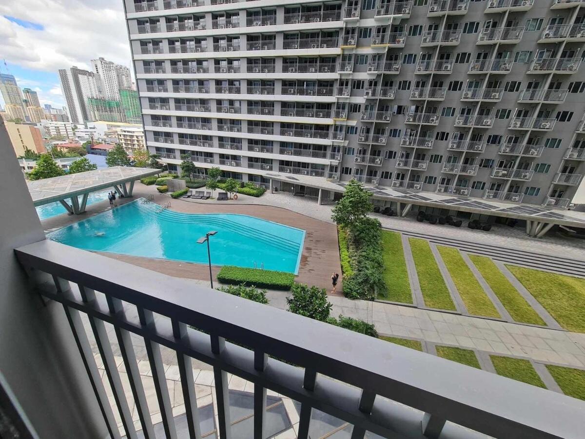 Sleek 1 Bedroom At Fame Residences With Balcony
