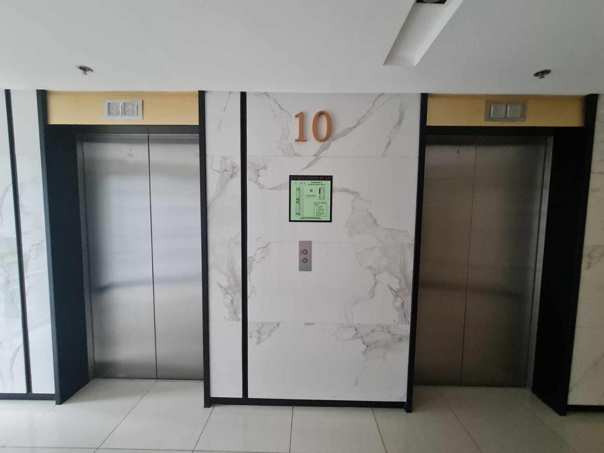 Sleek 1 Bedroom At Fame Residences With Balcony *