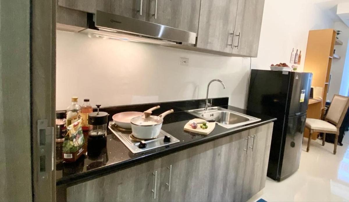 Apartment Sleek 1 Bedroom At Fame Residences With Balcony Manila