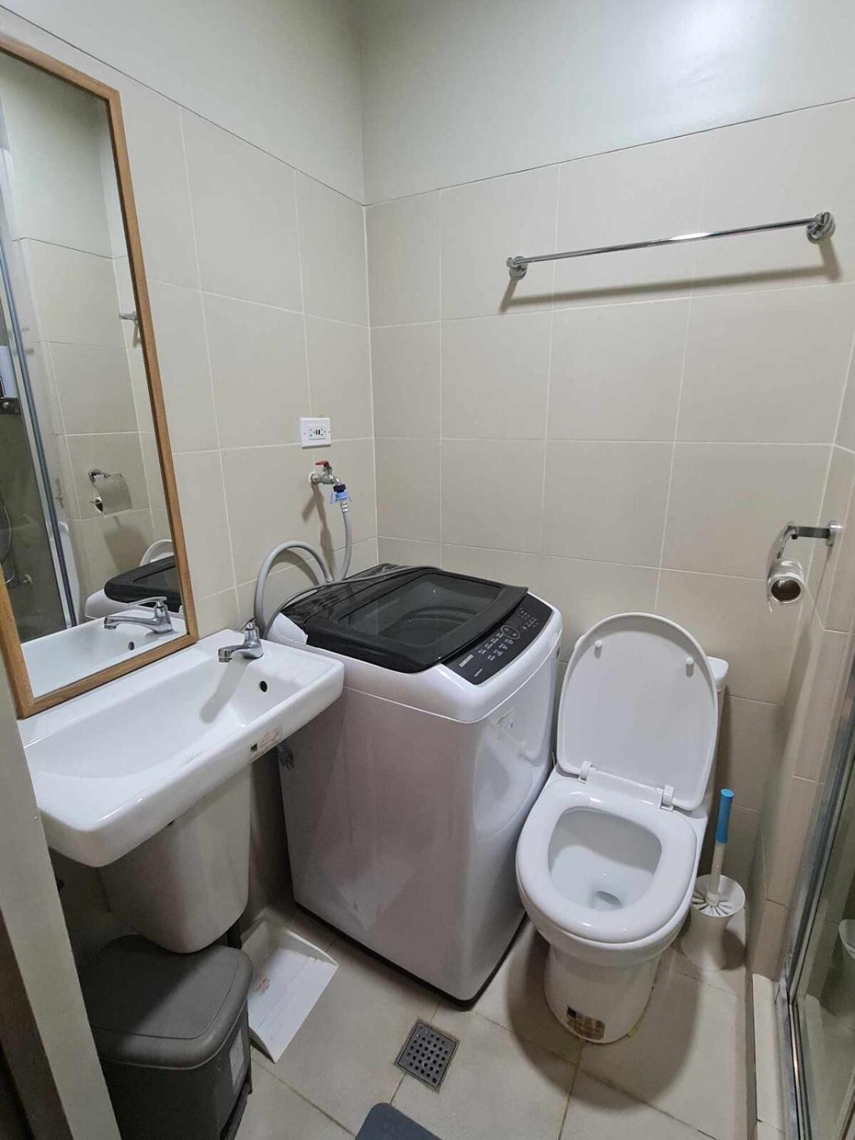 Sleek 1 Bedroom At Fame Residences With Balcony *