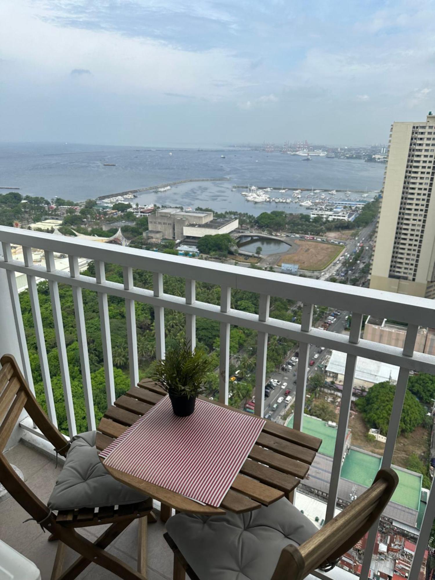 Bay Penthouse * Manila