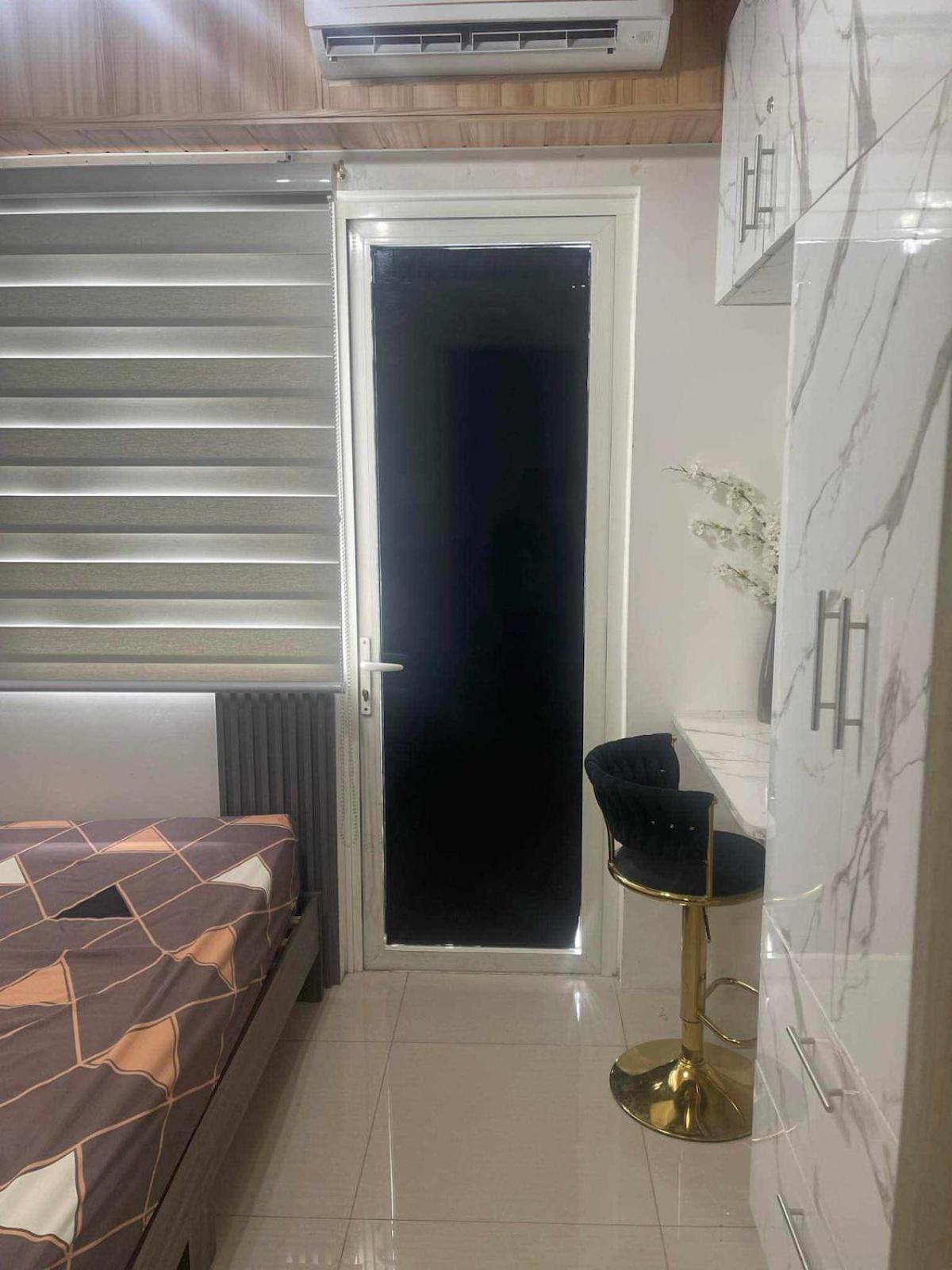 Metros Hideaway Shore 1 Tower B Manila