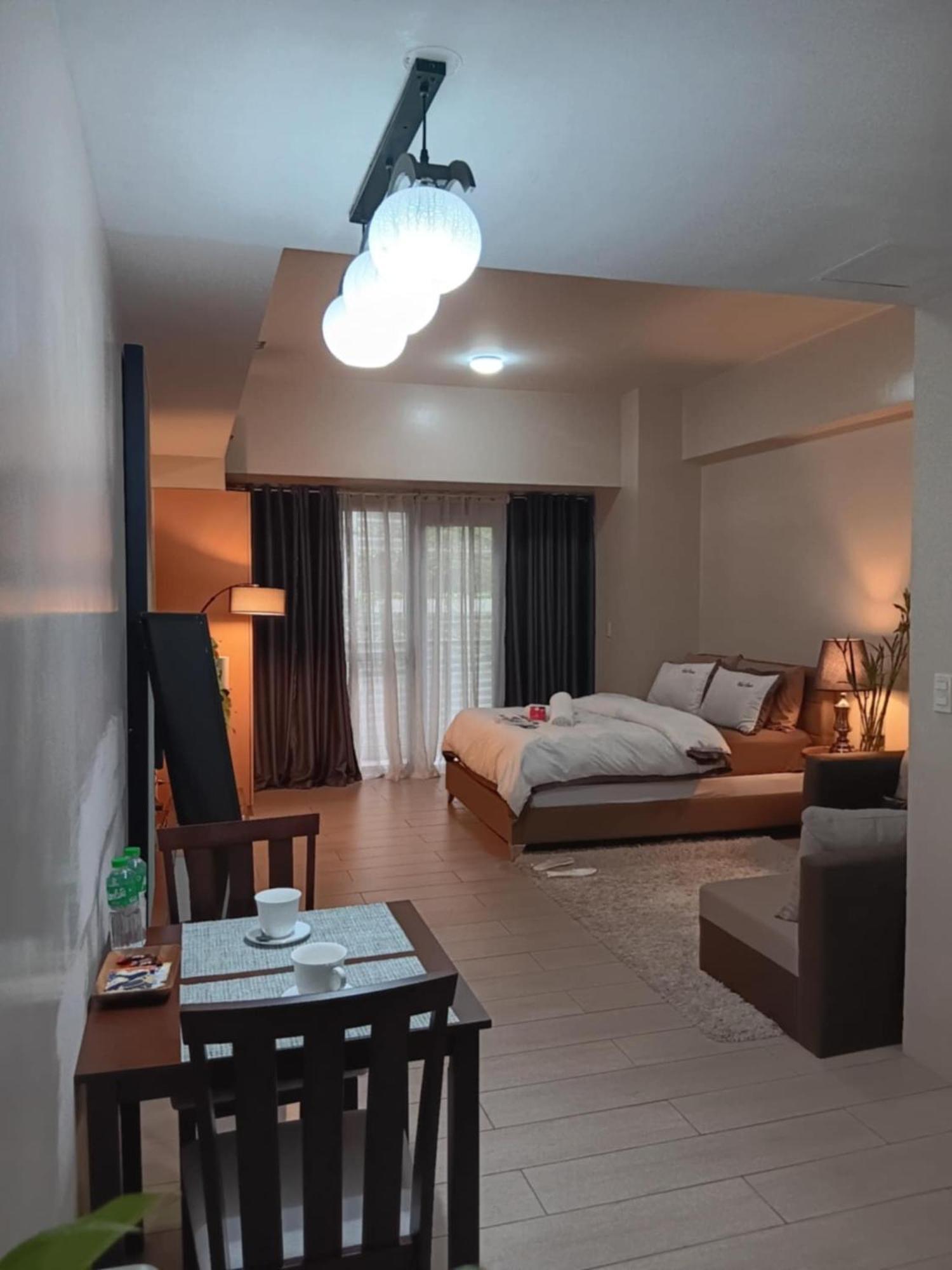 M&n Condotel Guest house Manila