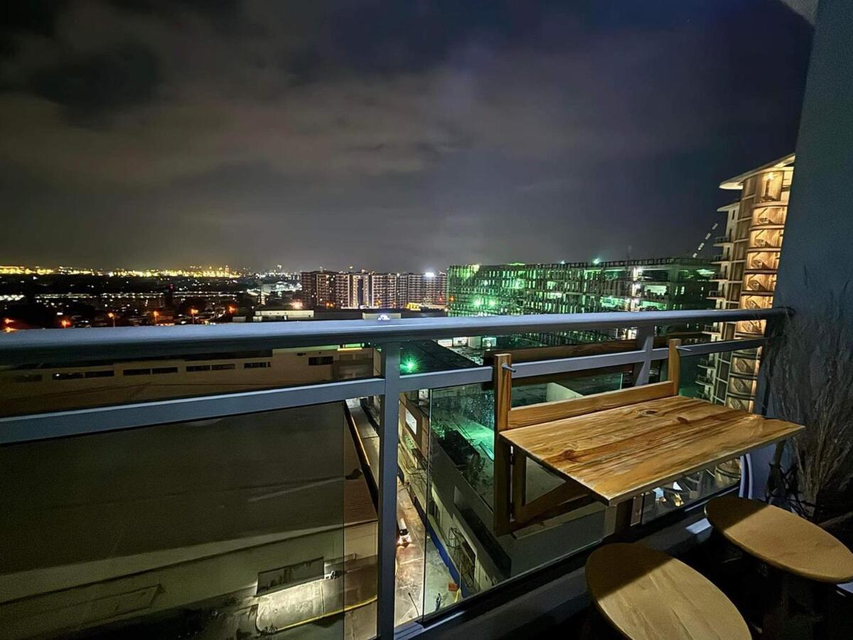 Sweet - Azure Apartment