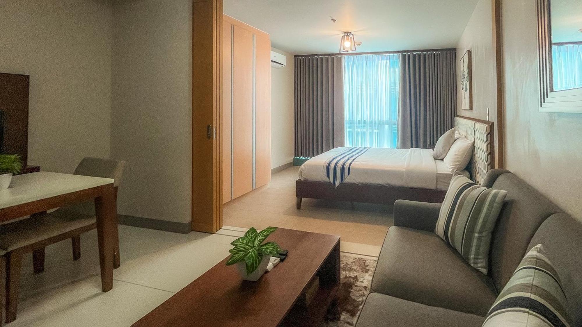 Aparthotel Full-serviced Residential In One Uptown Residences, Bgc *