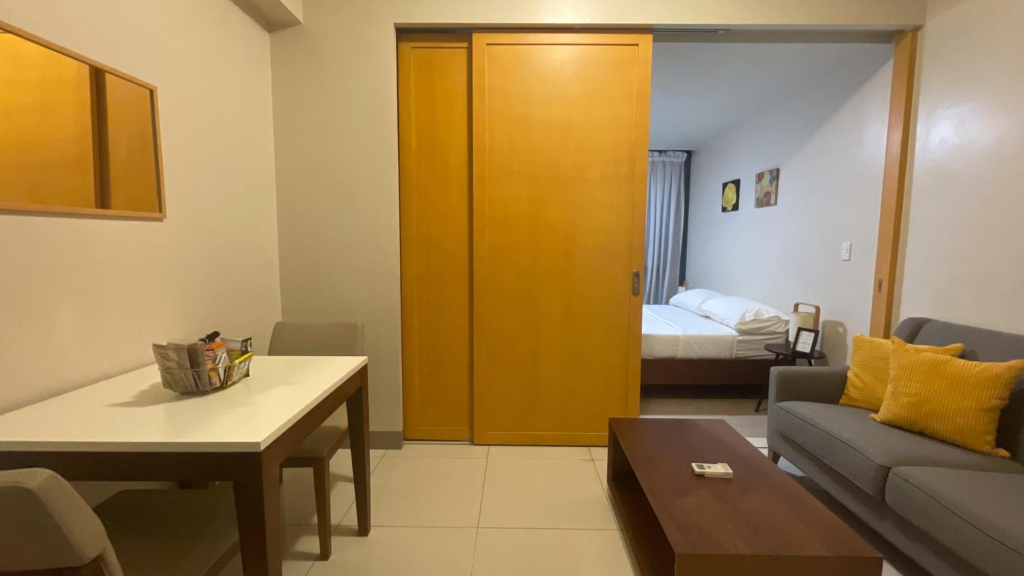 Aparthotel Full-serviced Residential In One Uptown Residences, Bgc *