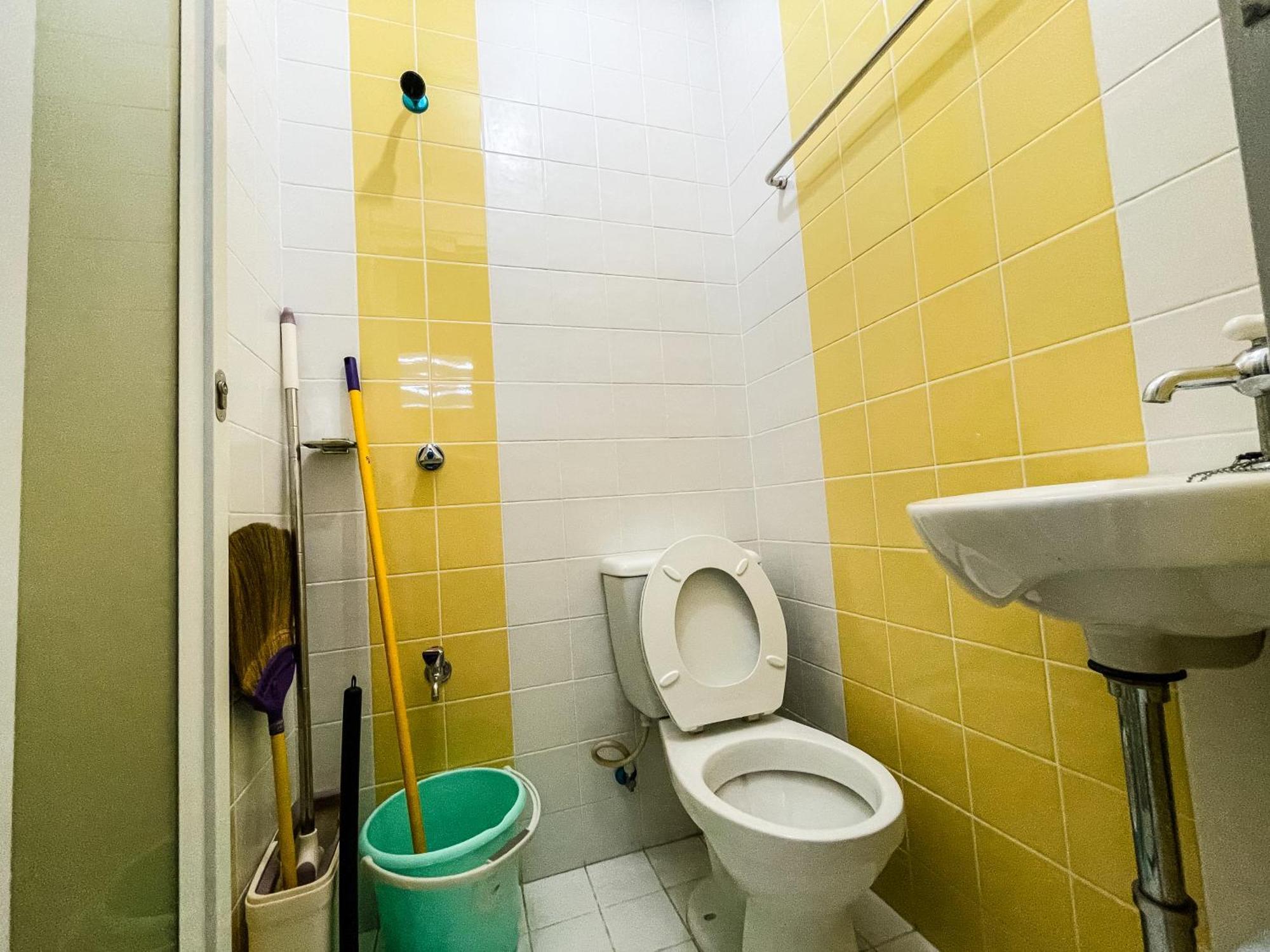 Full-serviced Residential In Uptown, Bgc Aparthotel