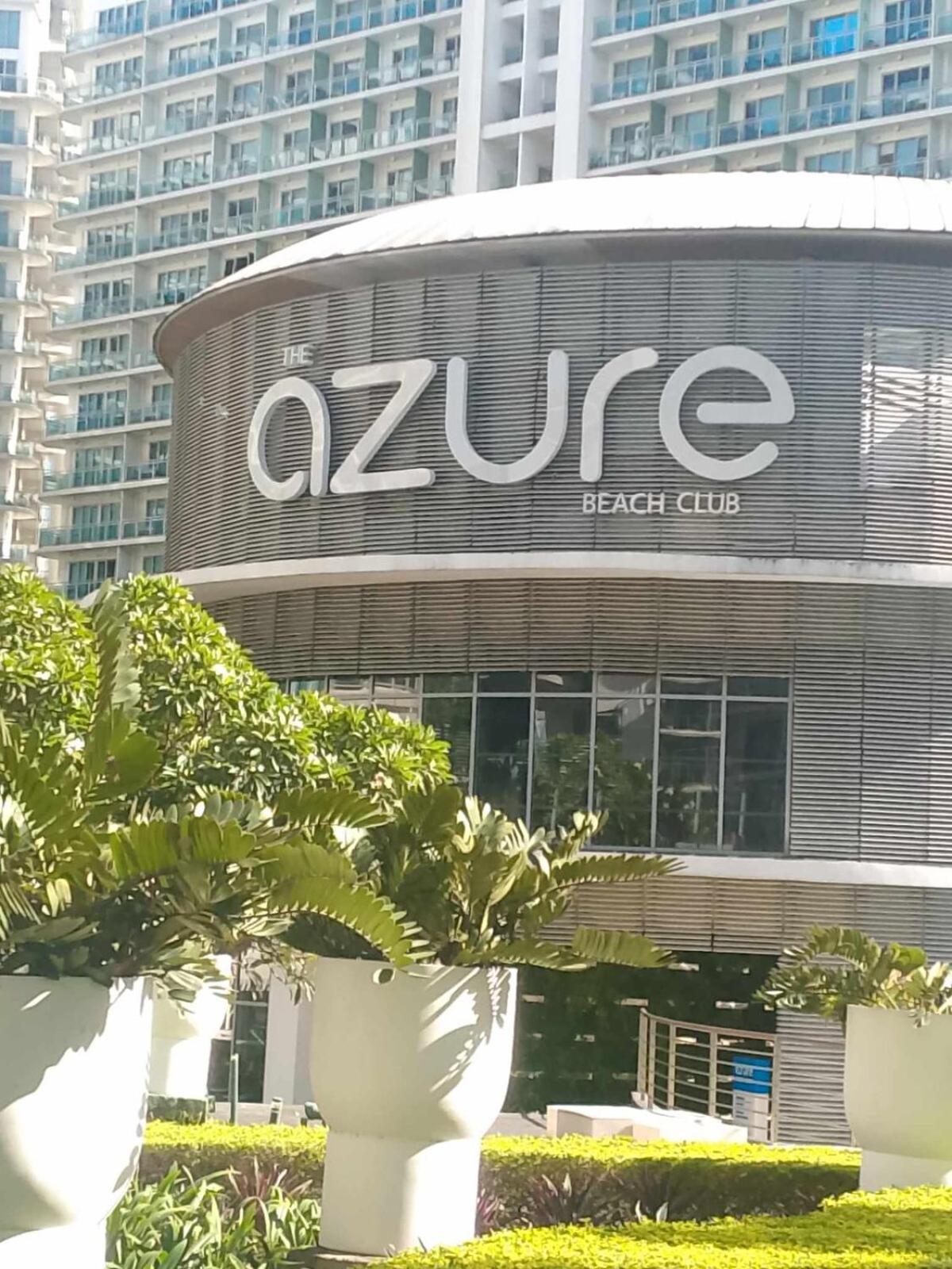 Apartment Azure Urban With Wave Pool Access