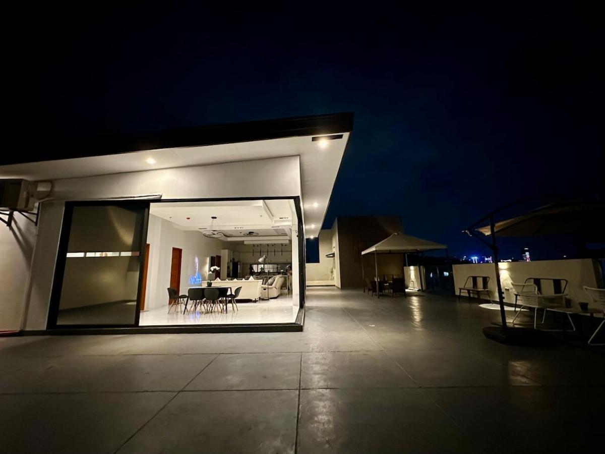 Entire Luxe Penthouse For Private Parties * Manila