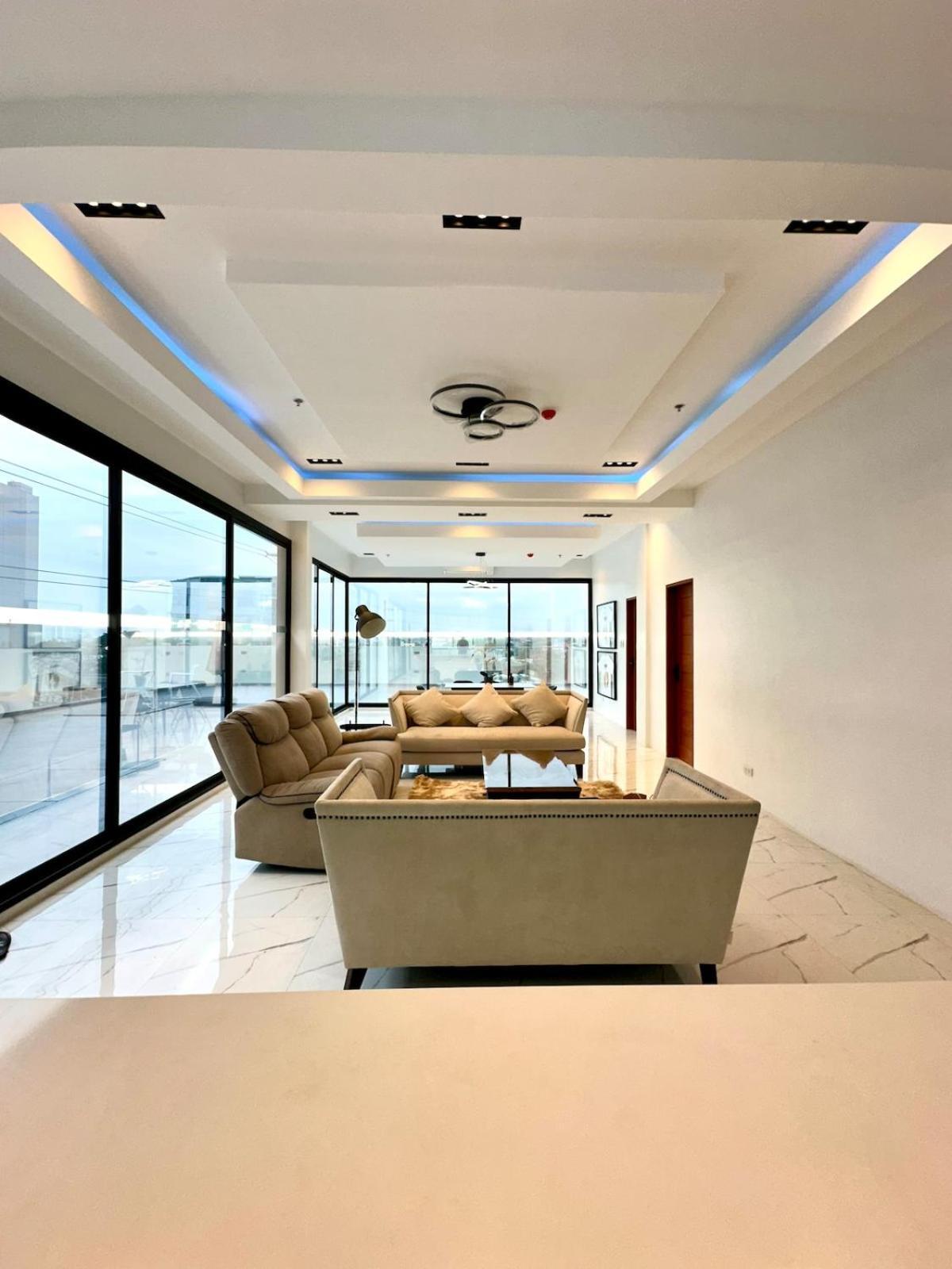 Entire Luxe Penthouse For Private Parties *