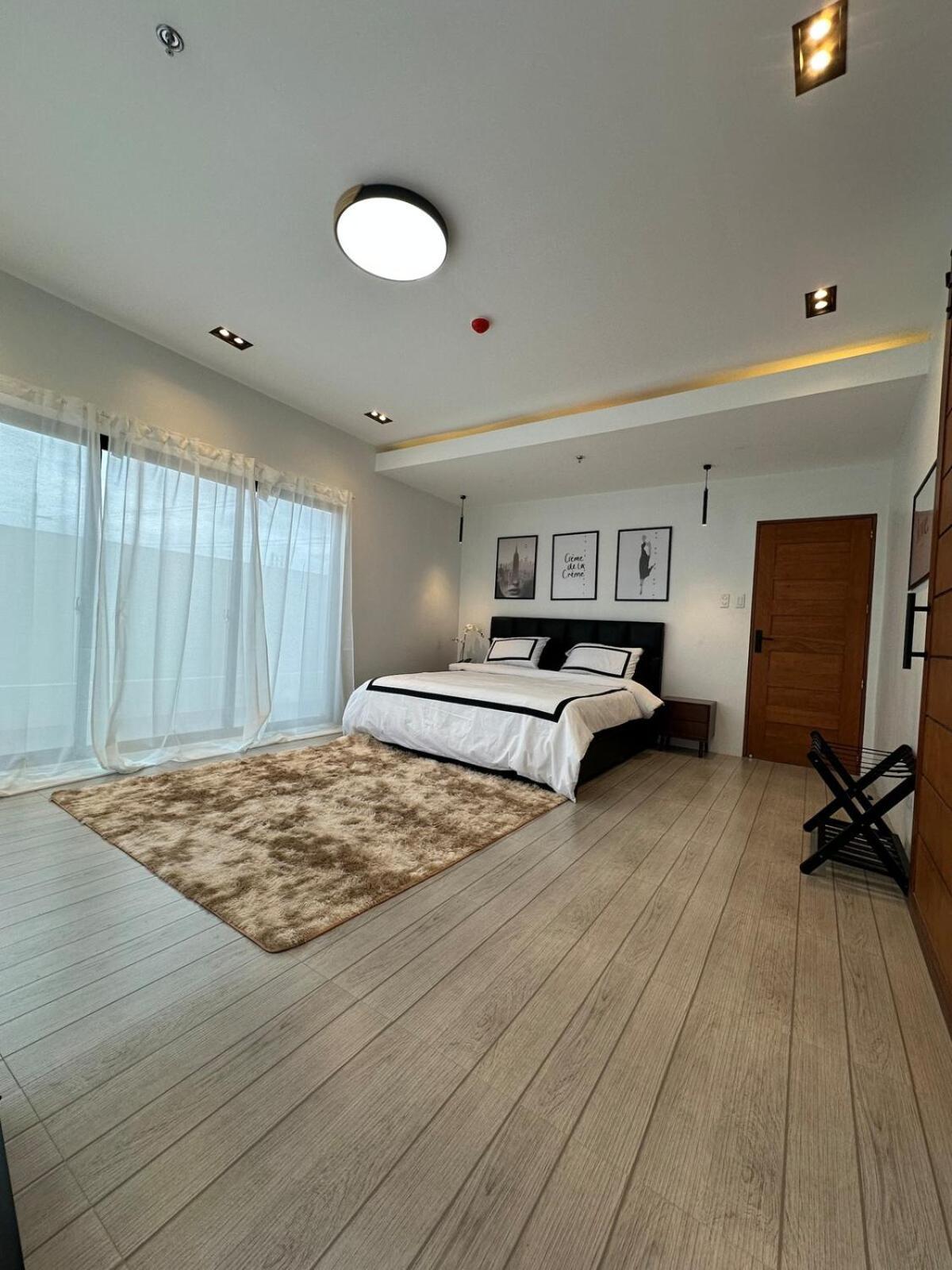 Entire Luxe Penthouse For Private Parties * Manila