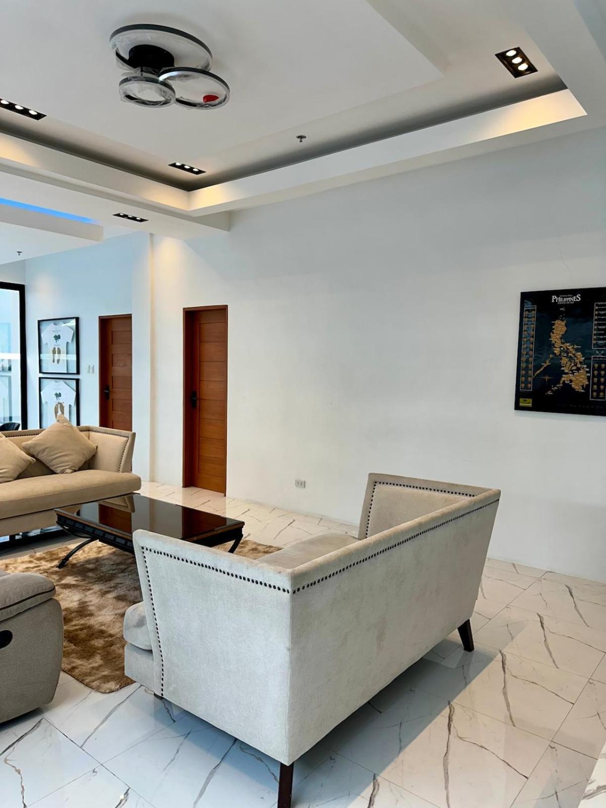 Entire Luxe Penthouse For Private Parties