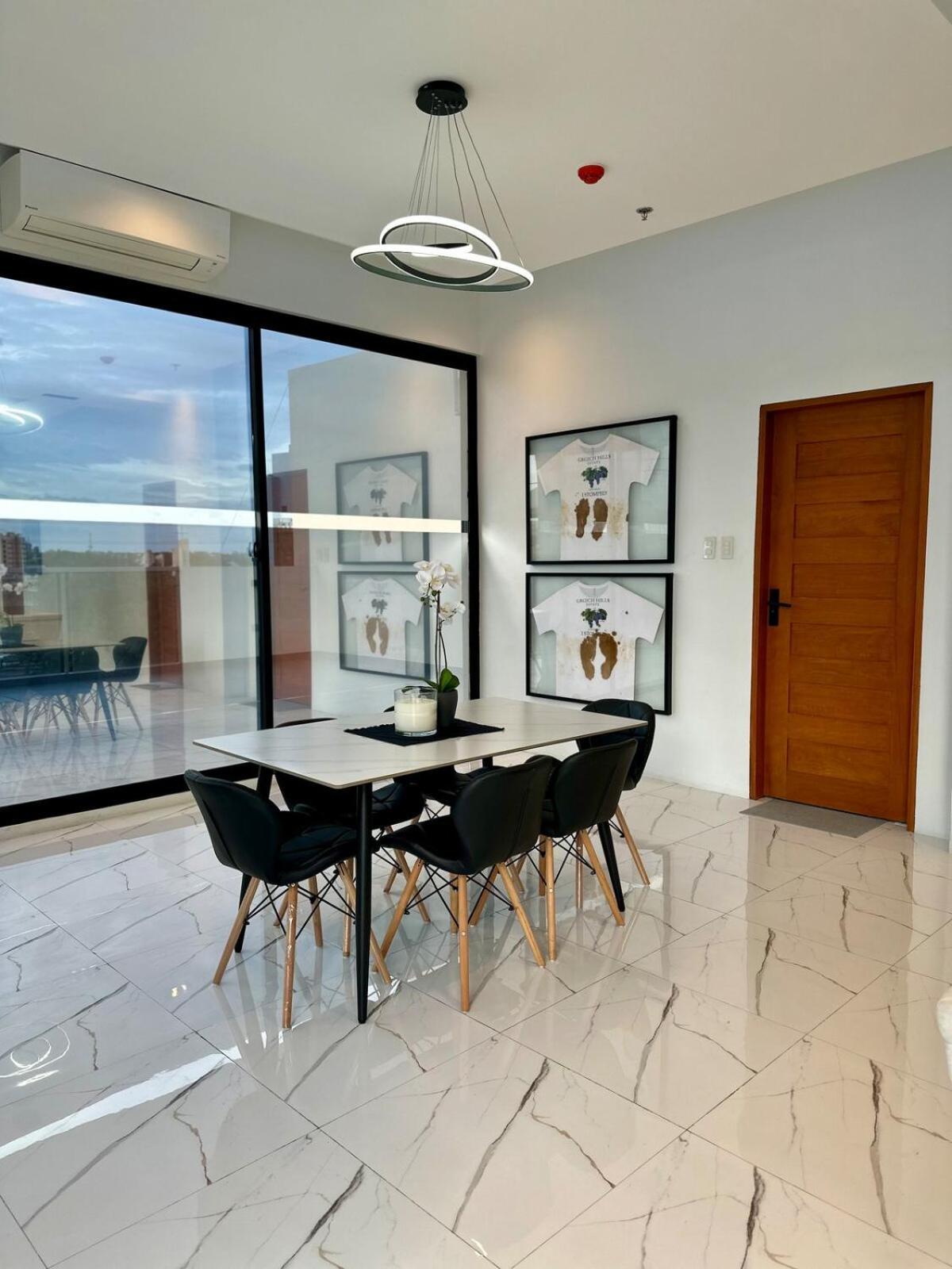 Entire Luxe Penthouse For Private Parties Apartment