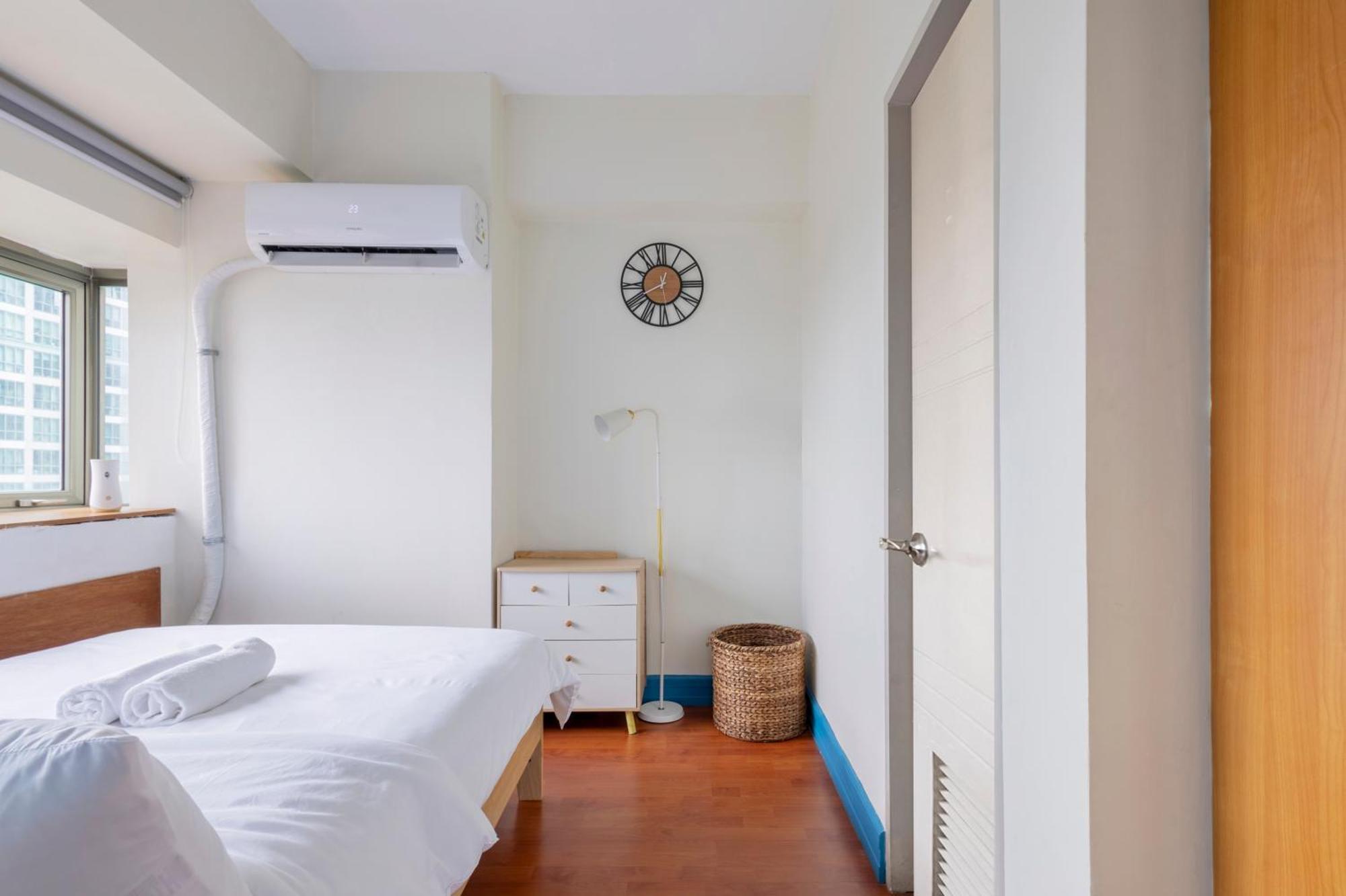 Apartment Forbeswood Parklane Bgc Near St Lukes Manila