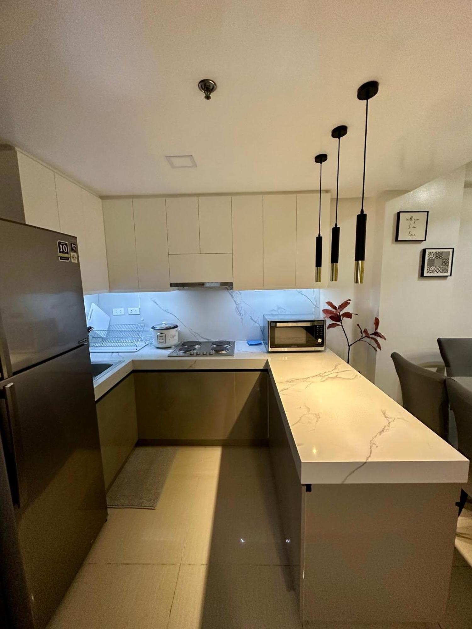 Kathys Crib 2bedroom Moa View Manila