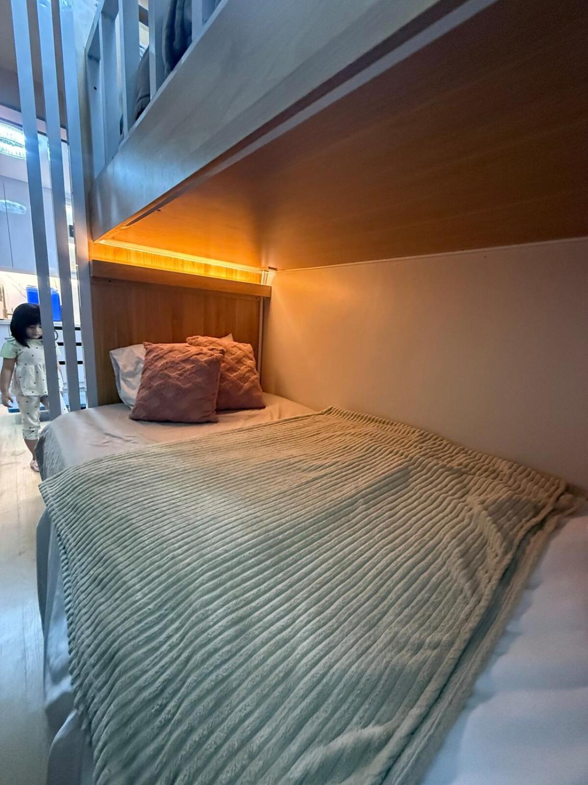 Apartment Yassis 2br Luxury Unit In Grass