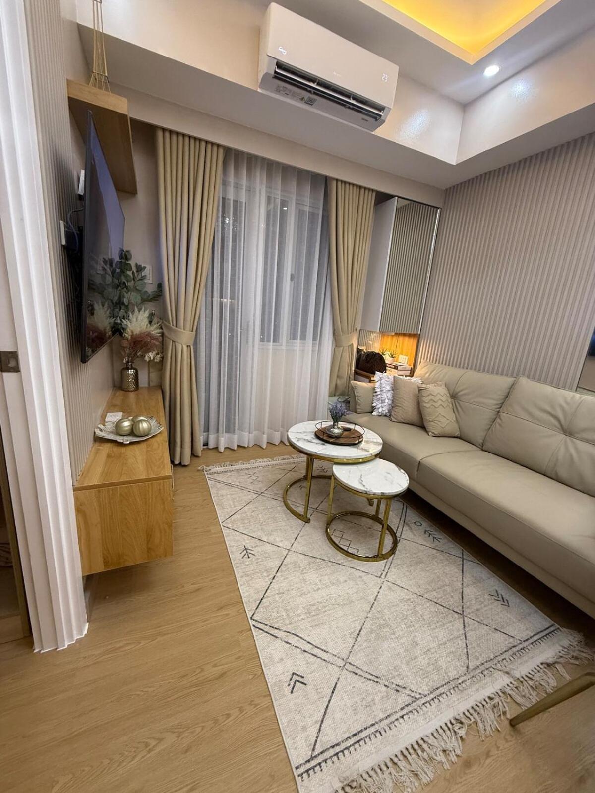 Yassis 2br Luxury Unit In Grass
