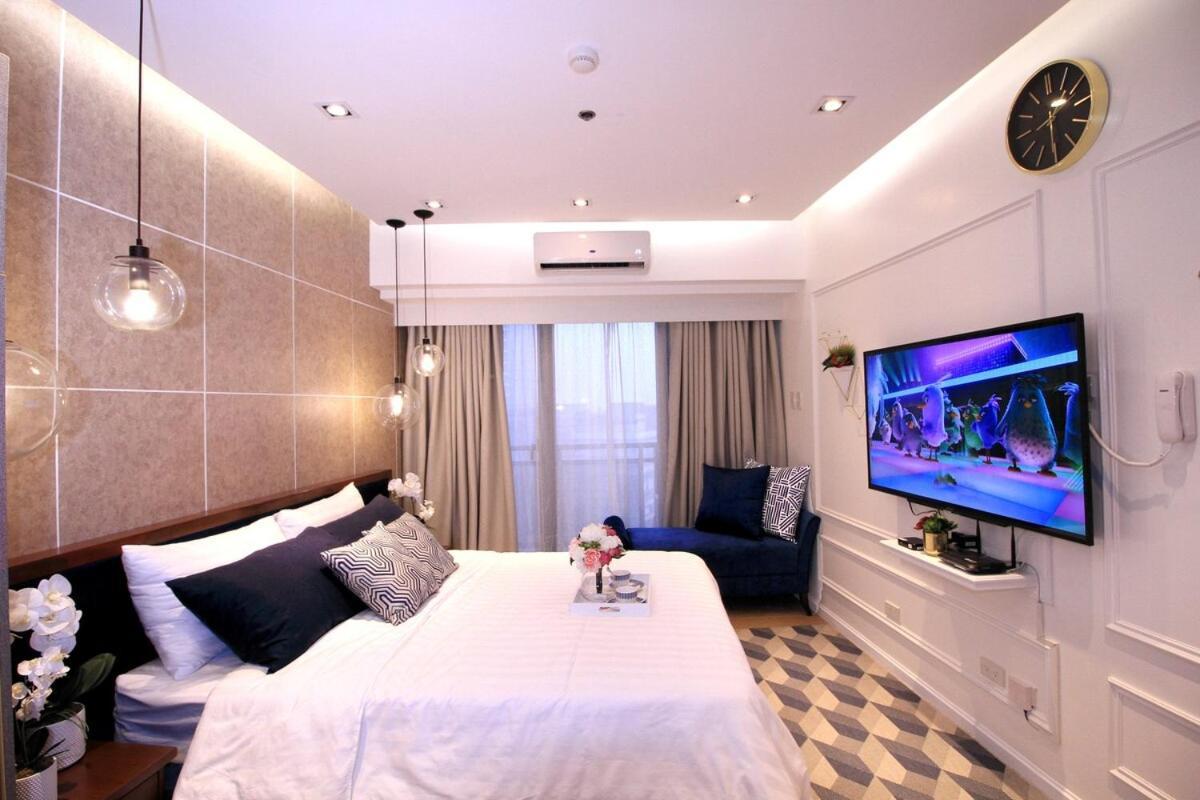 Modern Luxury Netflix Apartment *