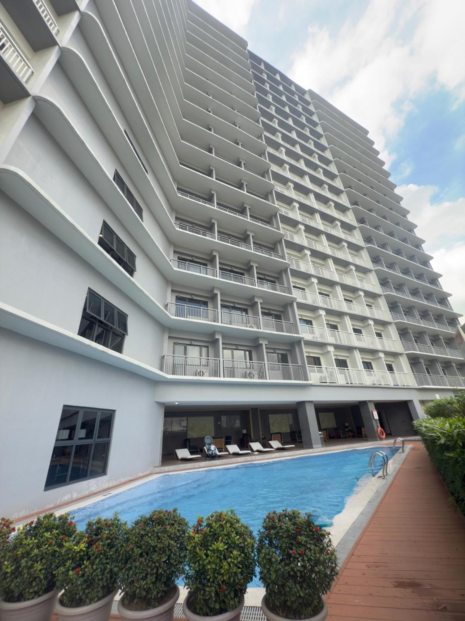 Makati - Lush Residences Bed & Breakfast