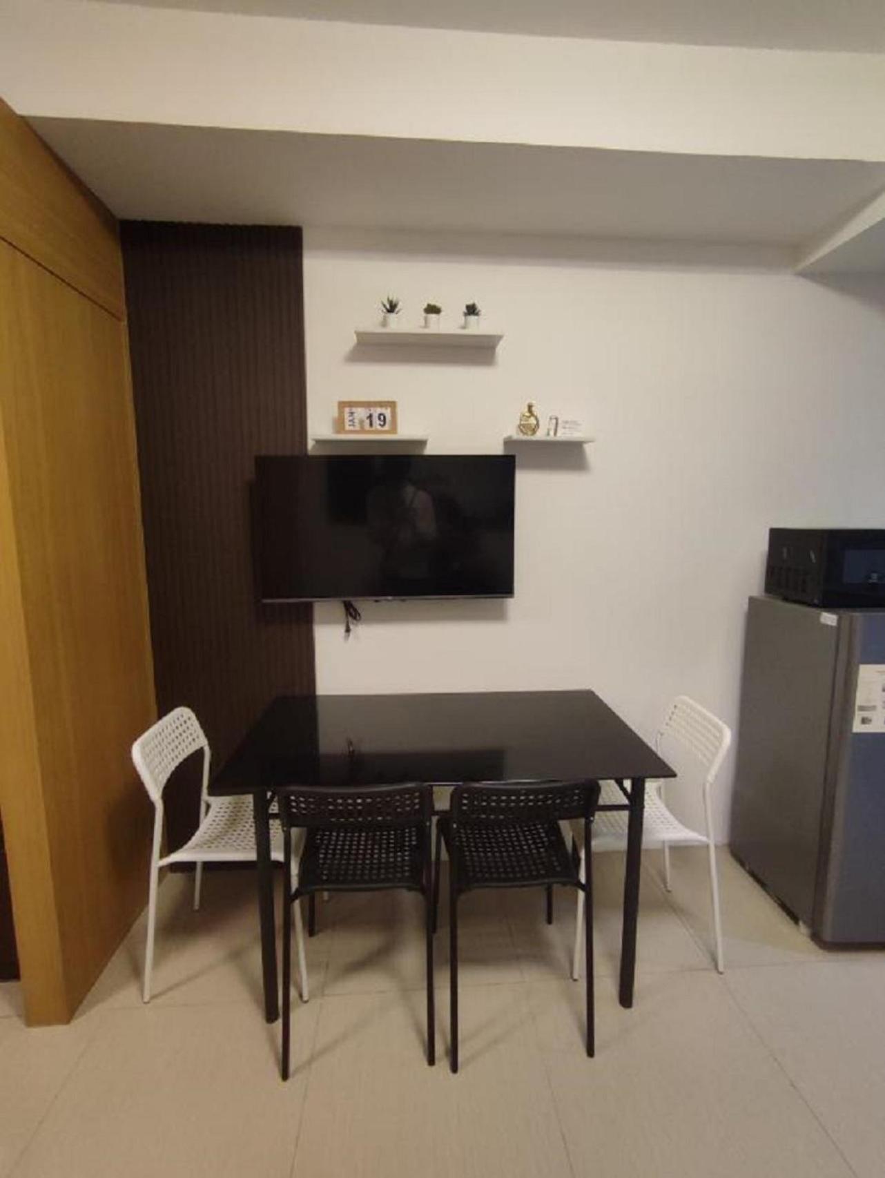 Newly Renovated Shell Residences Mall Of Aparthotel *