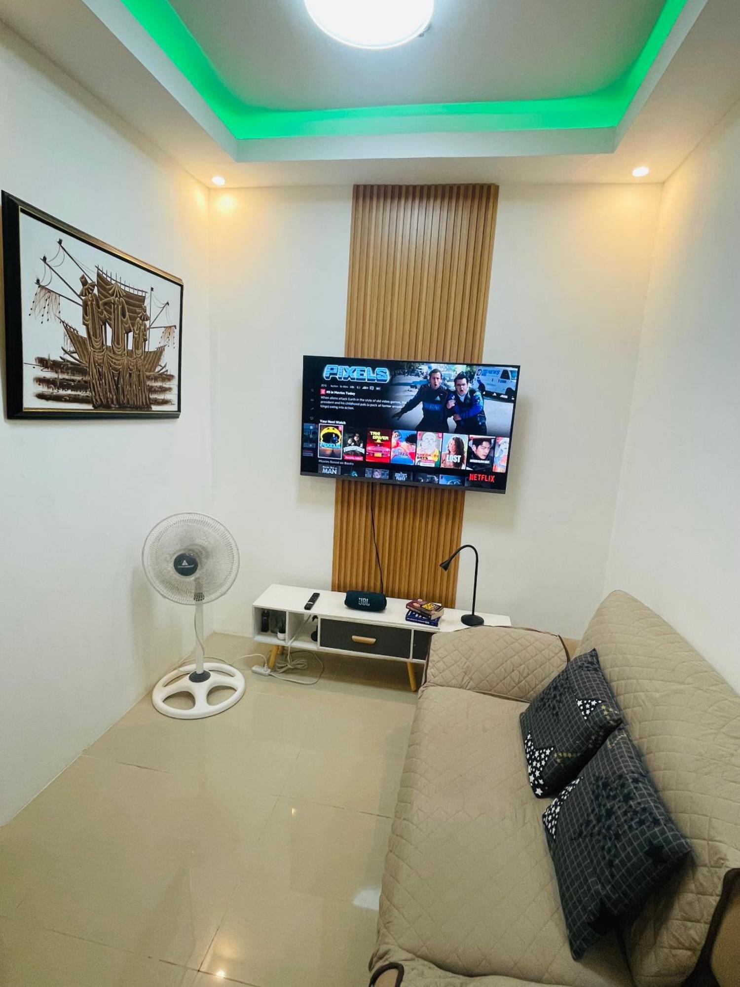 Comfortable 2 Bedroom Unit Near Airport *