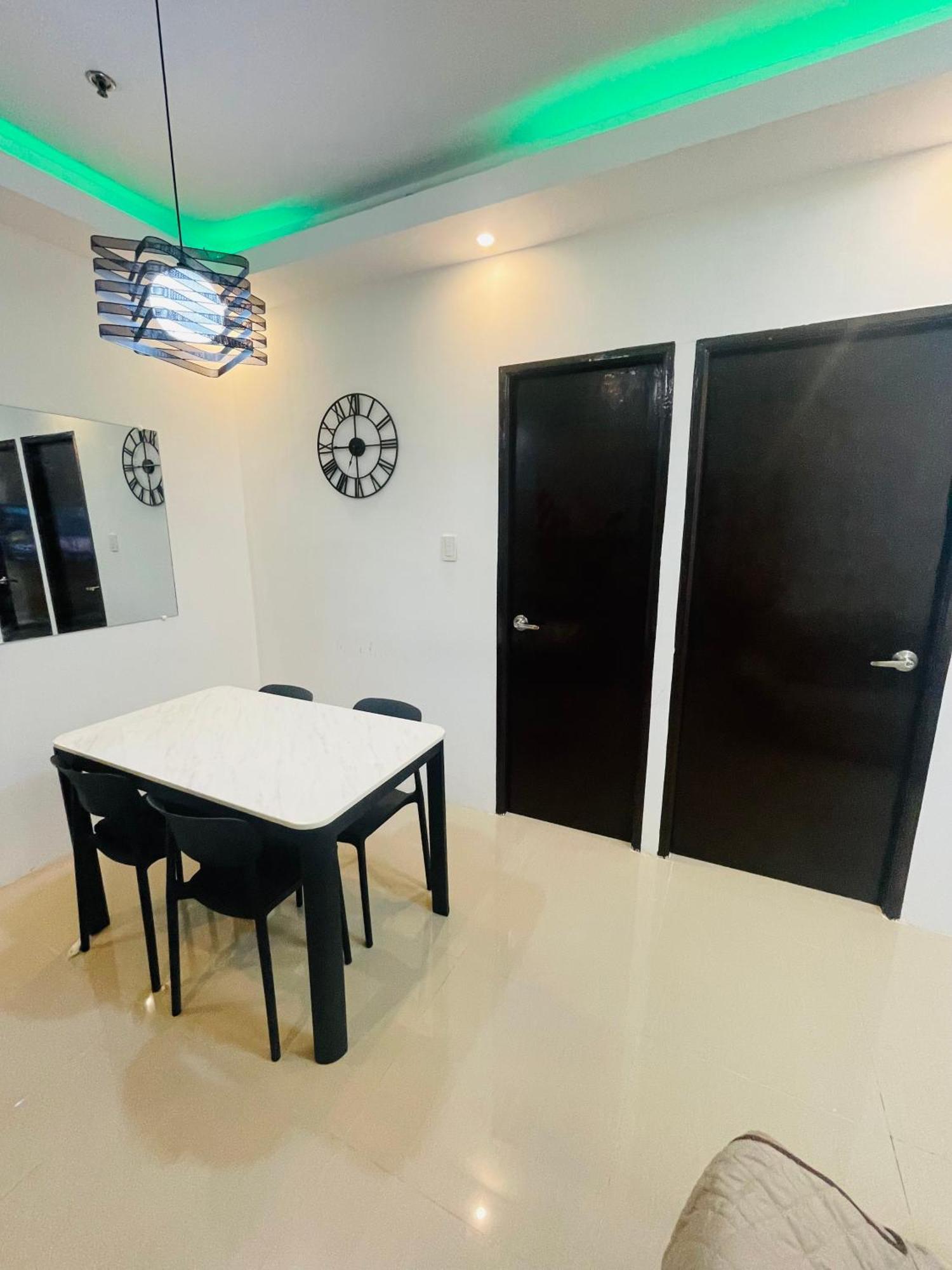 Aparthotel Comfortable 2 Bedroom Unit Near Airport *