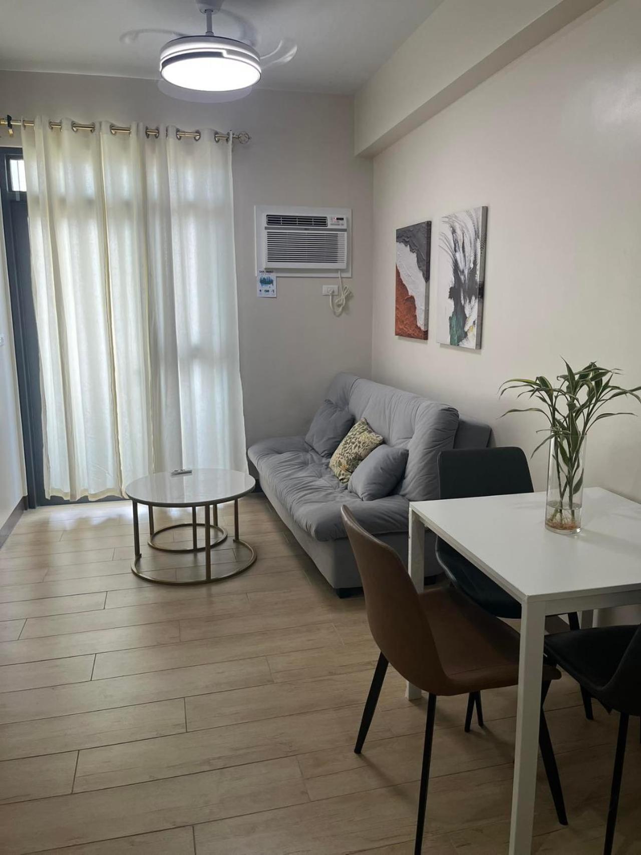 Apartment Gentry Manor With Wifi,gym,pool Near Okada,naia&moa 12b Manila