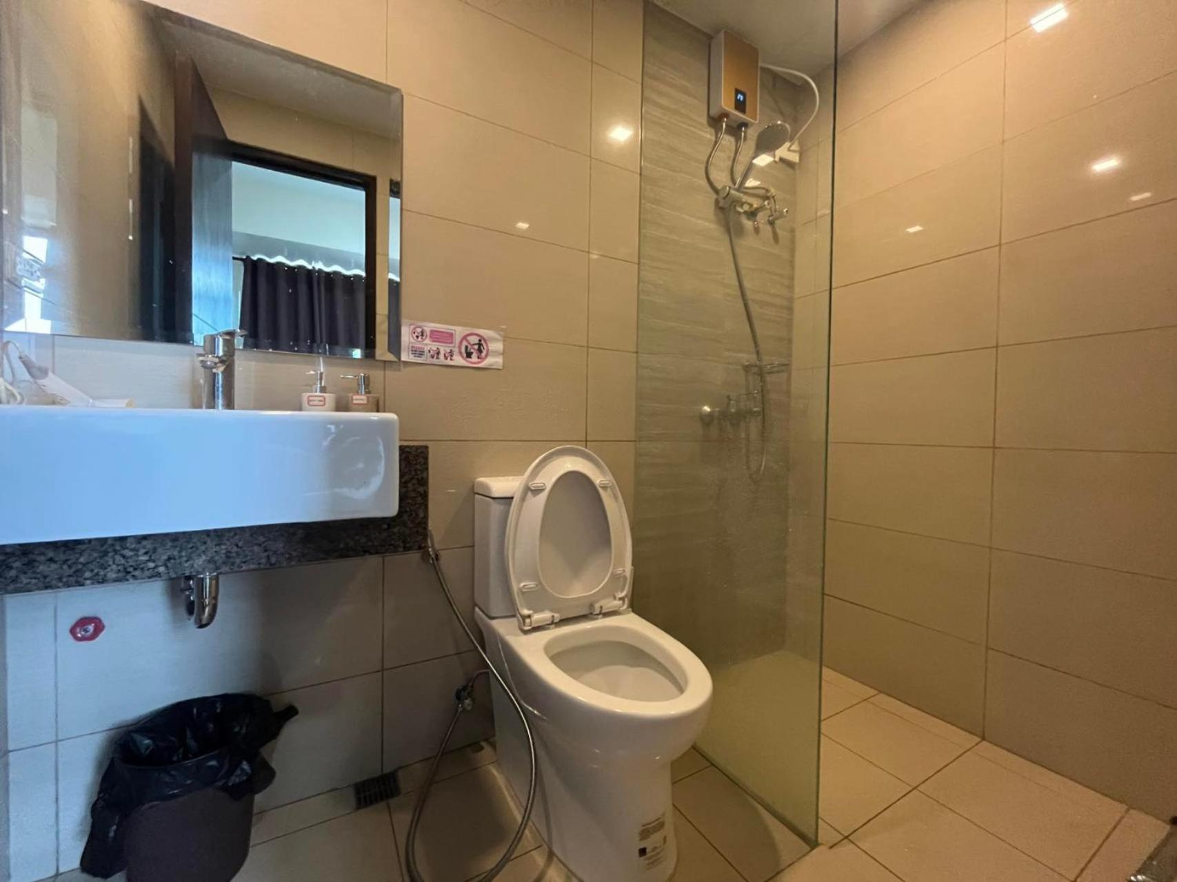 Gentry Manor With Wifi,gym,pool Near Okada,naia&moa 12b Manila