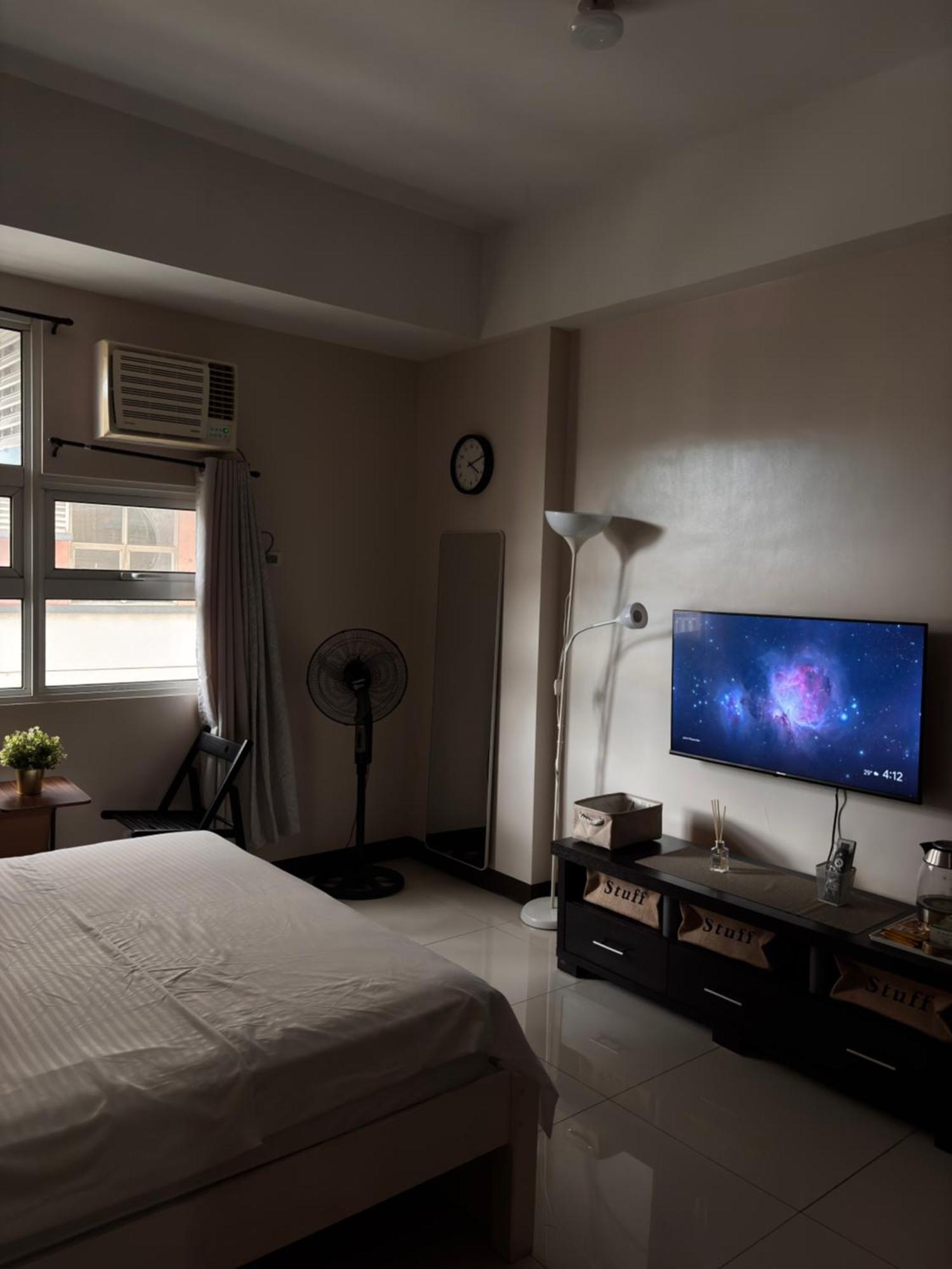 101 Newport Westwing Apartment Manila