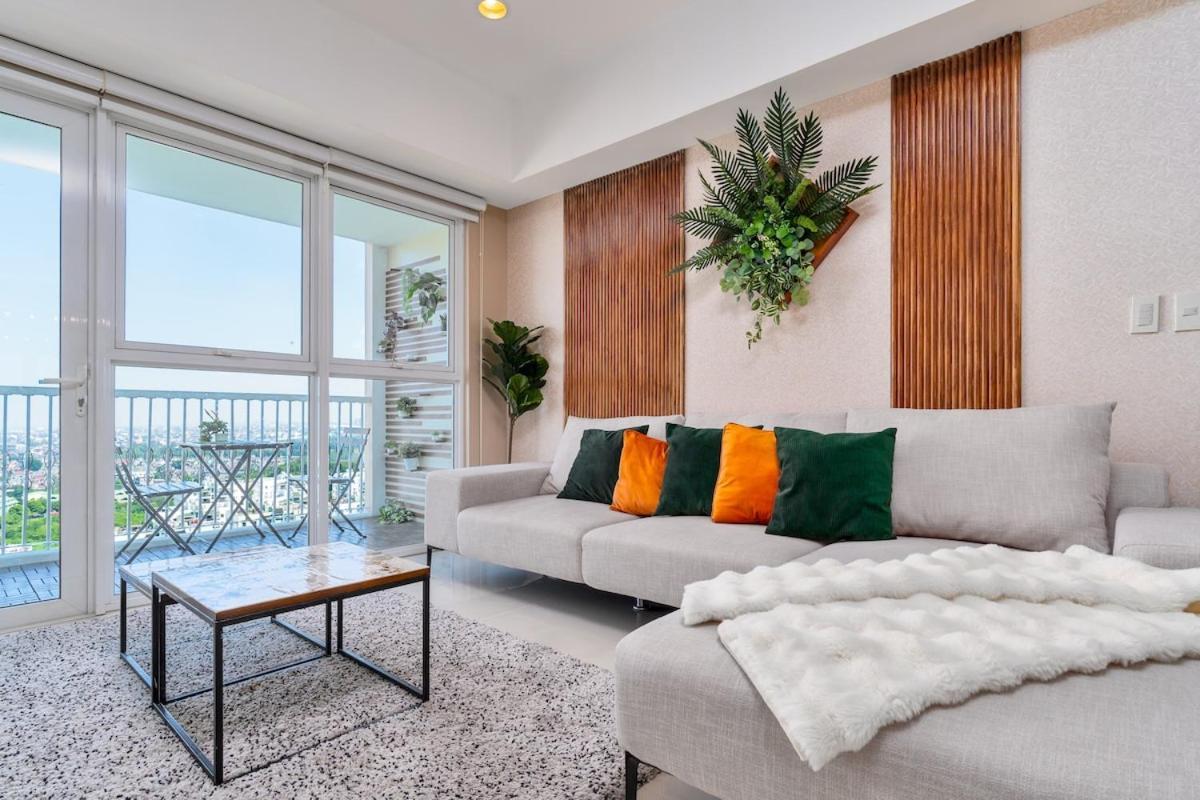 Apartment Luxe With 180 Stunning Views *