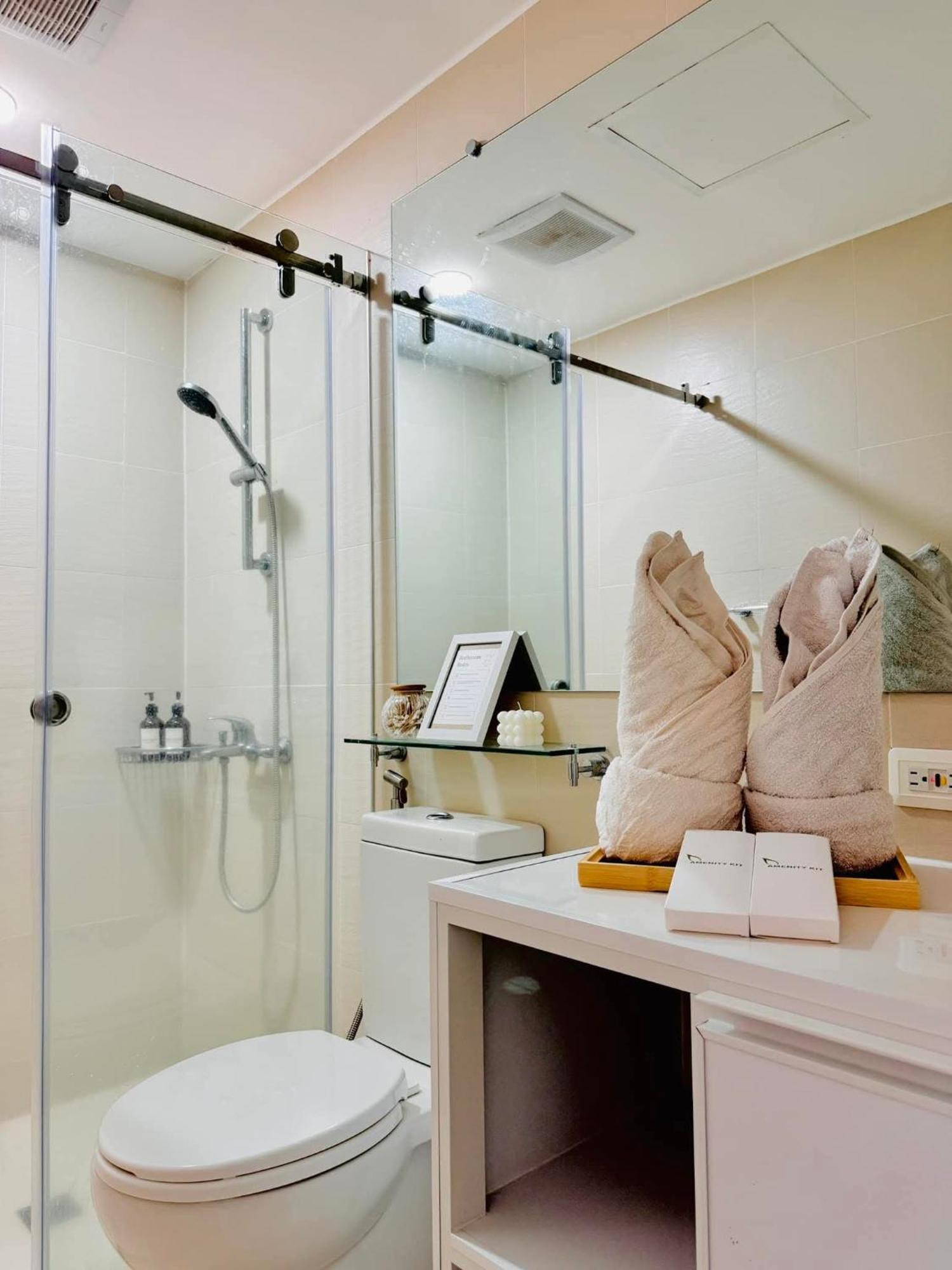 Apartment Avi's Azure Staycation Manila
