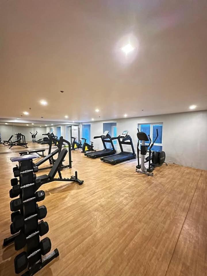 Apartment Netflix And Chill & Pool Access With Overlooking Qc