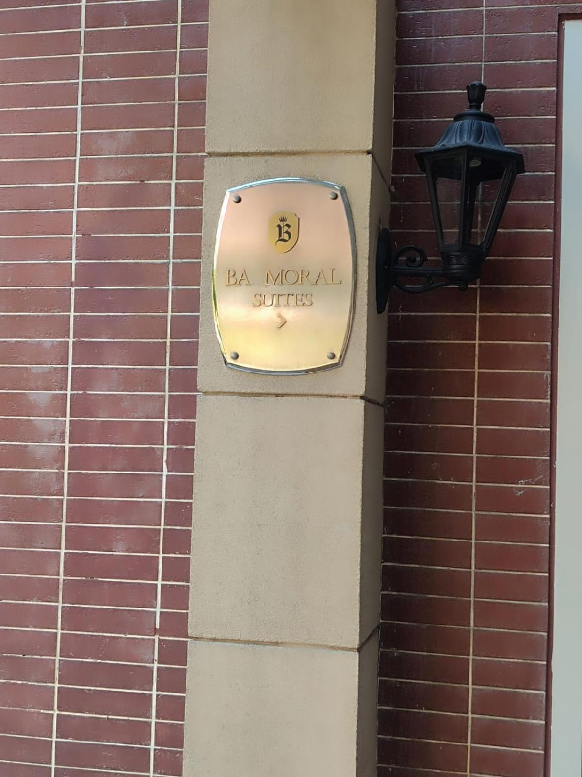 With Balcony And Free Pool Usage Apartment