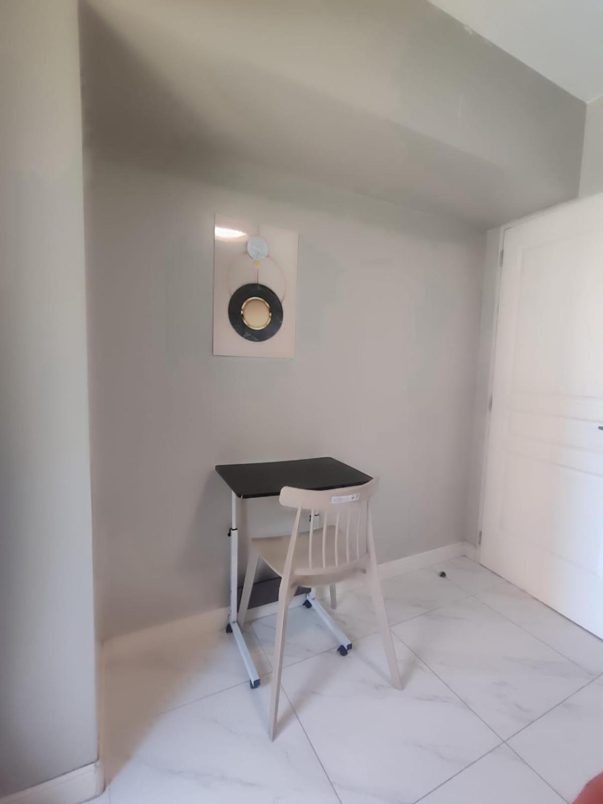 With Balcony And Free Pool Usage Apartment